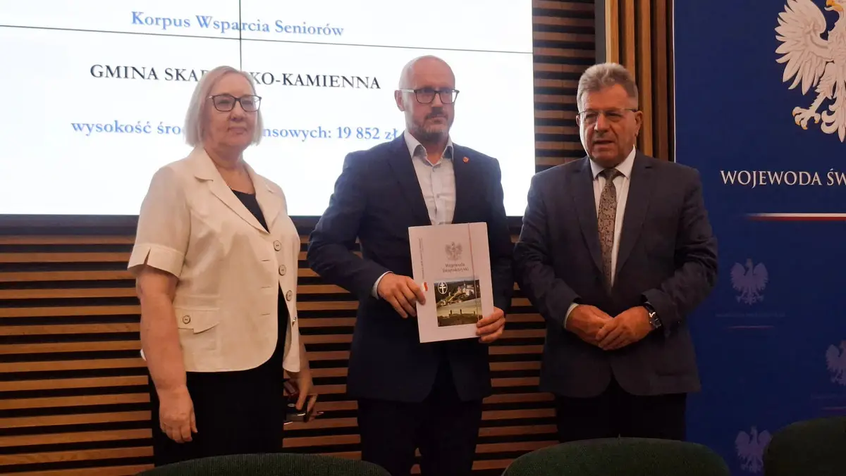 Skarżysko-Kamienna kontynuuje program teleopieki dla seniorów z nowymi funduszami